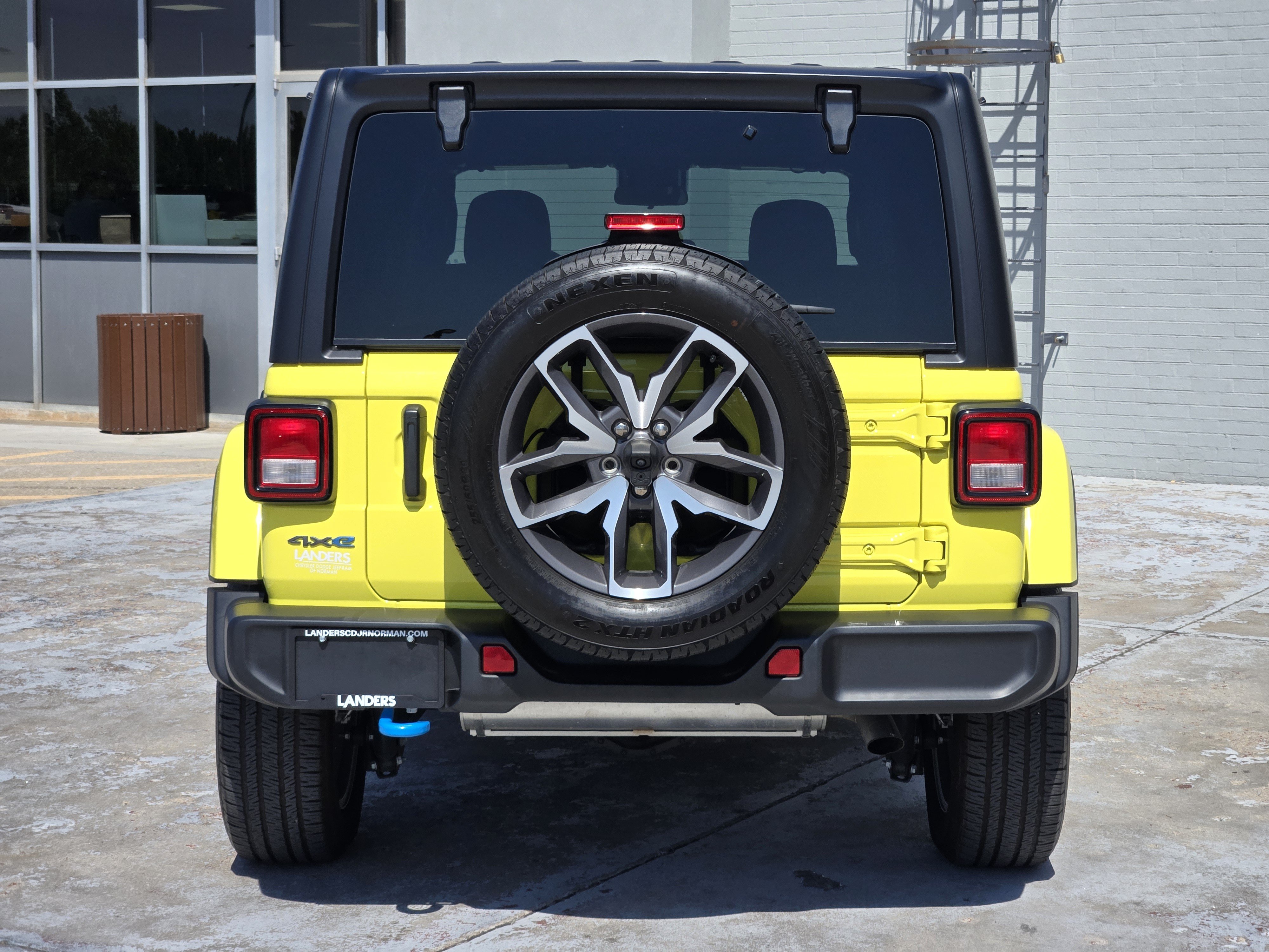 Used 2024 Jeep Wrangler Unlimited AWD/4WD image 7