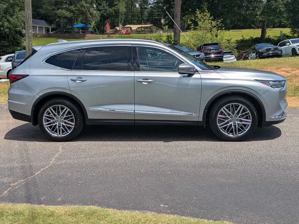 Used 2023 Acura MDX SH-AWD w/ Advance Package image 3