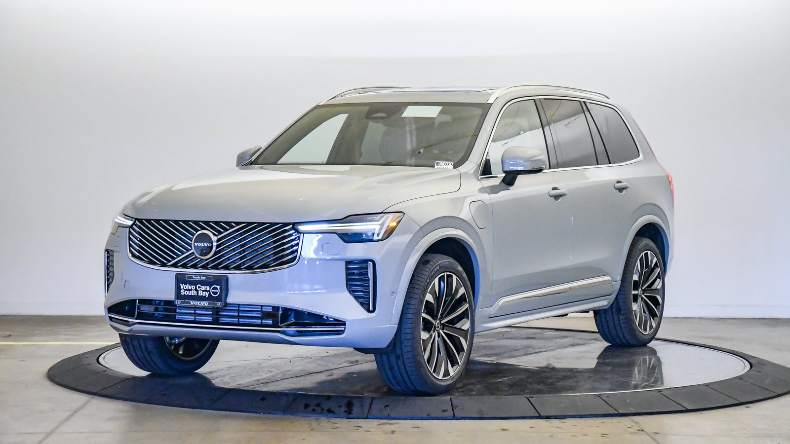 New 2026 Volvo XC90 T8 Plus w/ Protection Package