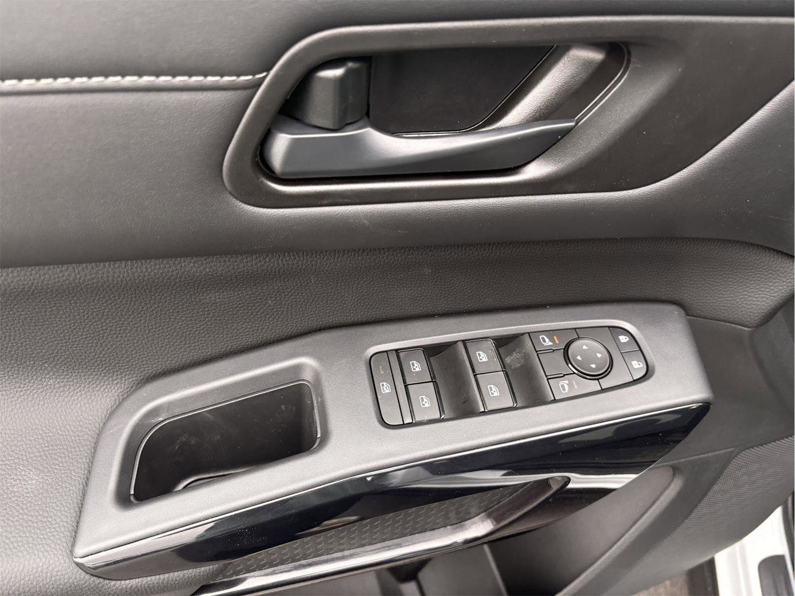 New 2026 Nissan Pathfinder SV AWD/4WD image 17