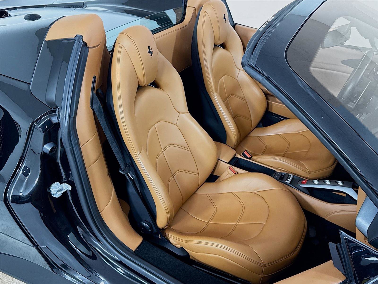 Used 2019 Ferrari 488 Spider RWD image 28
