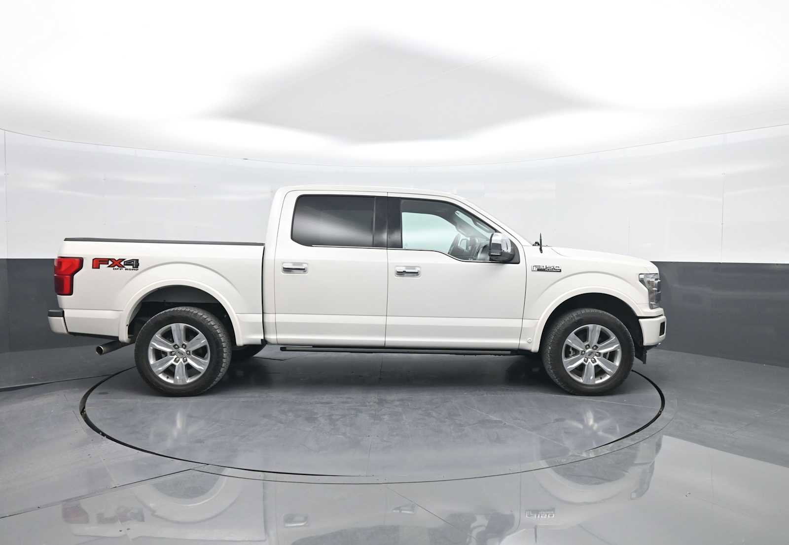 Used 2018 Ford F150 Platinum w/ Equipment Group 701A Luxury AWD/4WD image 9