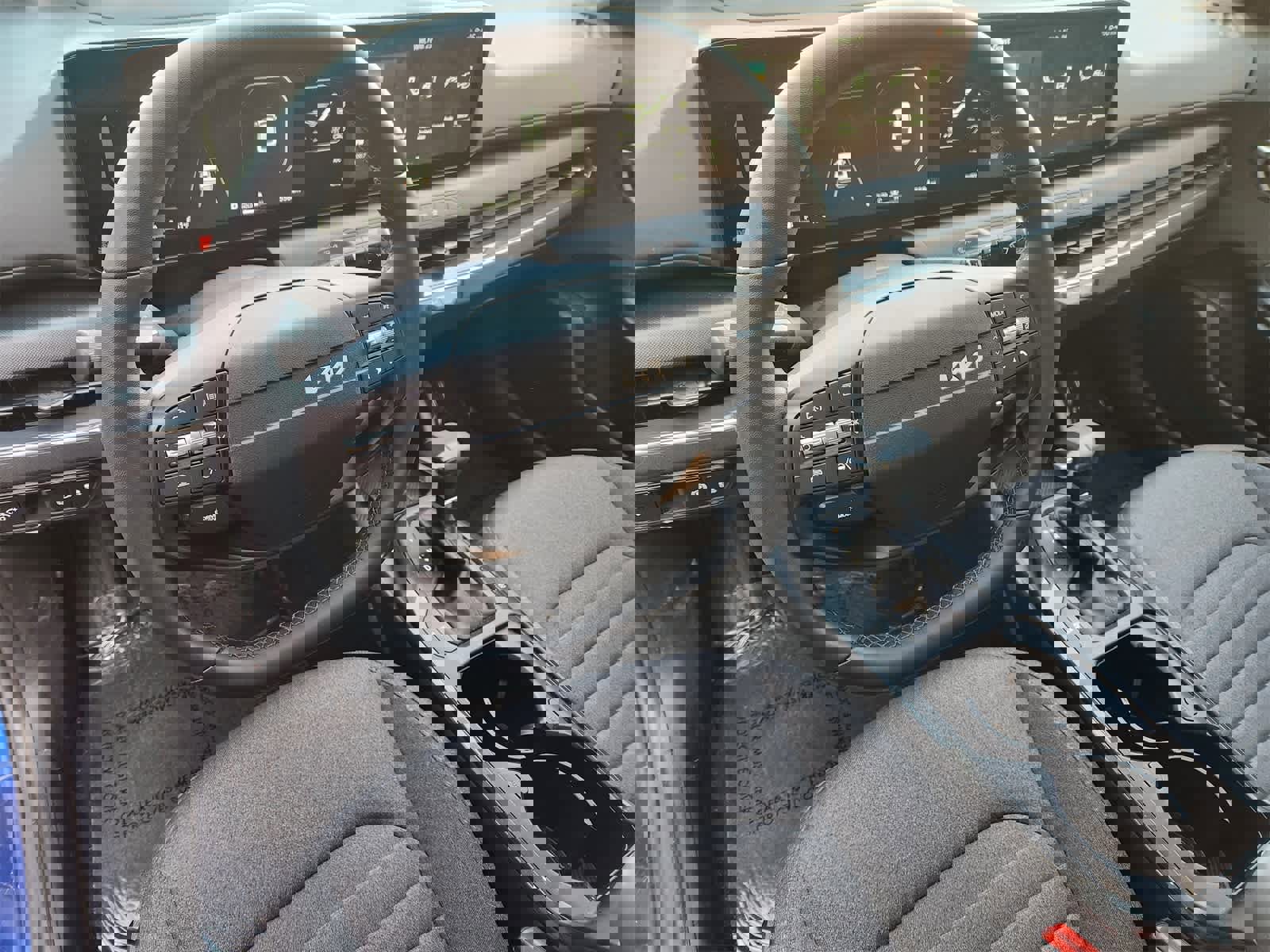 Certified 2025 Kia K4 EX image 2