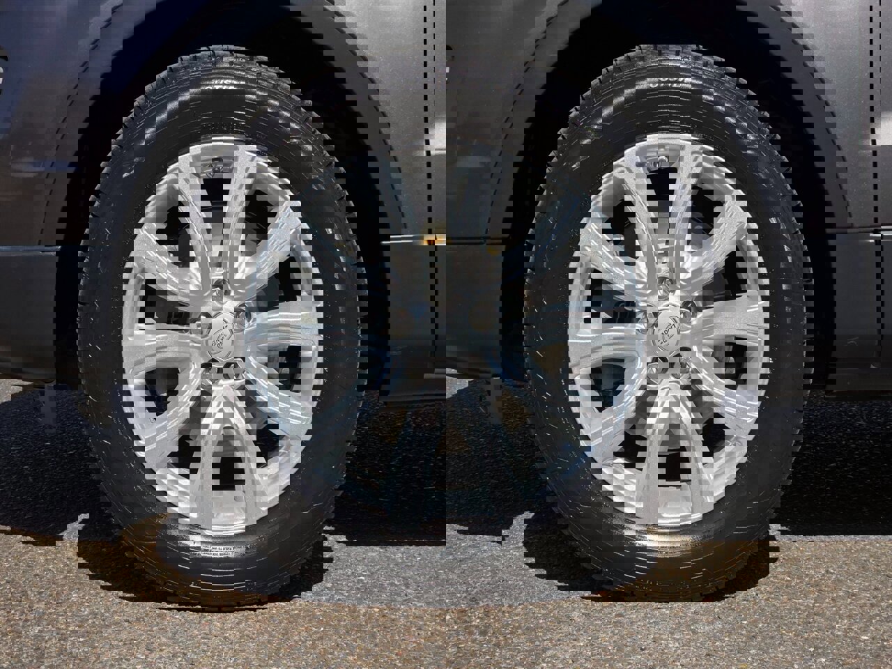 Used 2017 Land Rover Range Rover Evoque SE image 30