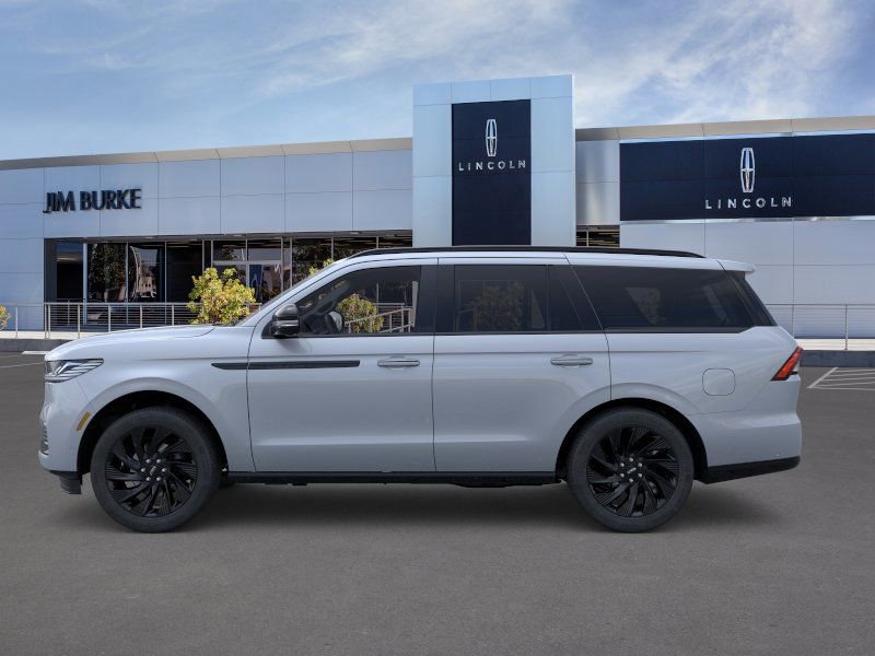 New 2025 Lincoln Navigator Reserve w/ Jet Appearance Package image 3