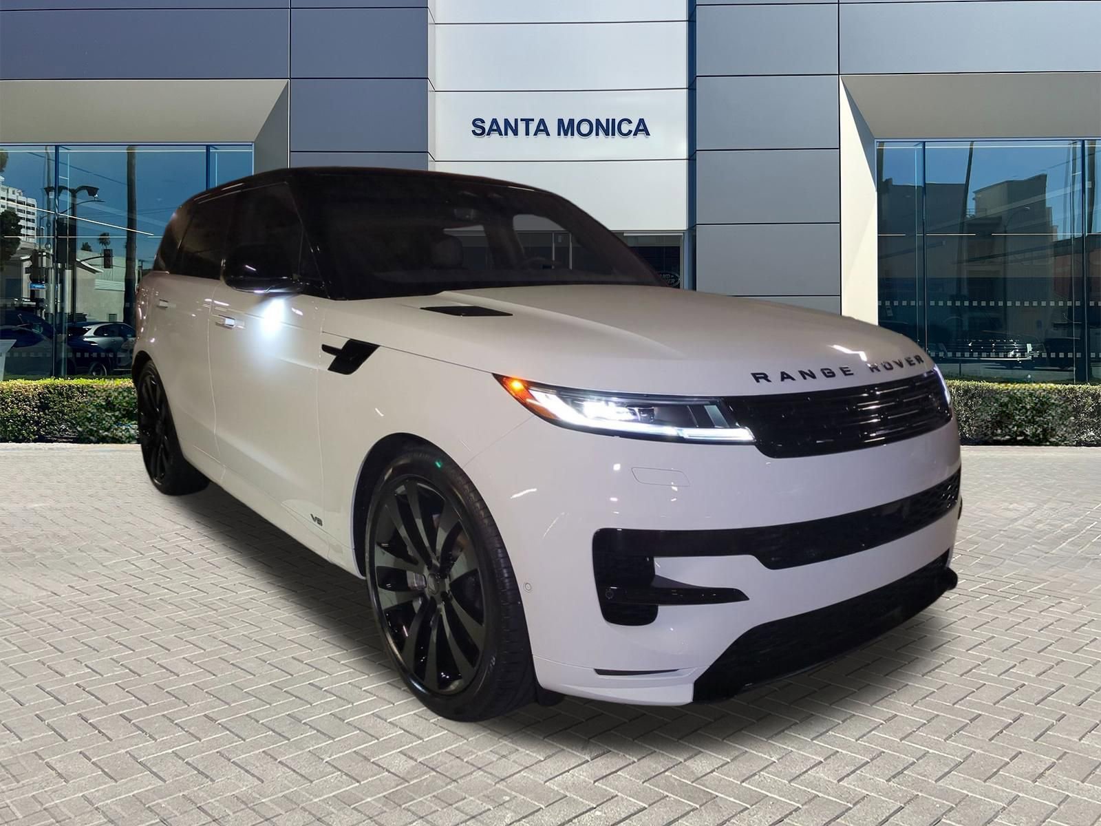 New 2026 Land Rover Range Rover Sport Dynamic SE AWD/4WD image 7