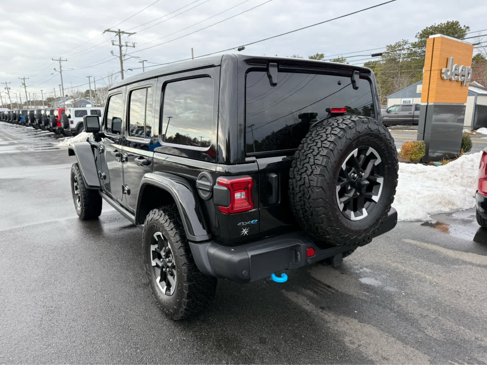 Used 2024 Jeep Wrangler Unlimited Rubicon 4xe image 10
