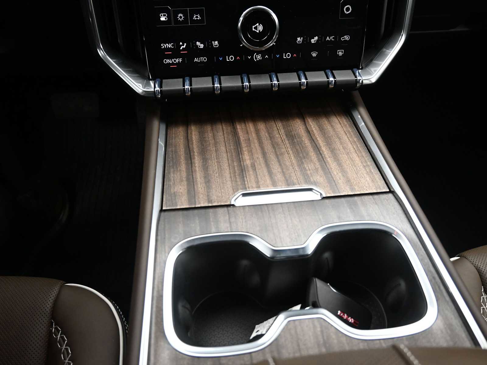 New 2026 GMC Acadia Denali Ultimate w/ LPO, Floor Liner Package image 23