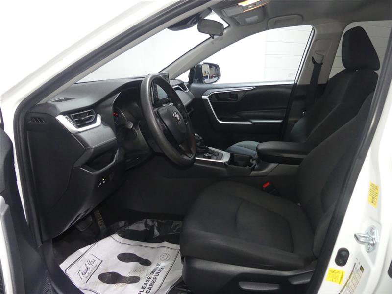 Used 2021 Toyota RAV4 LE image 20