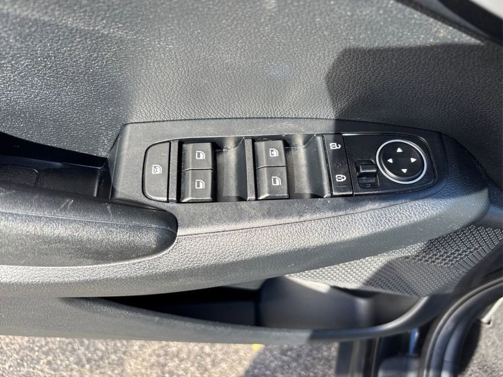 Certified 2023 Kia Seltos LX image 28