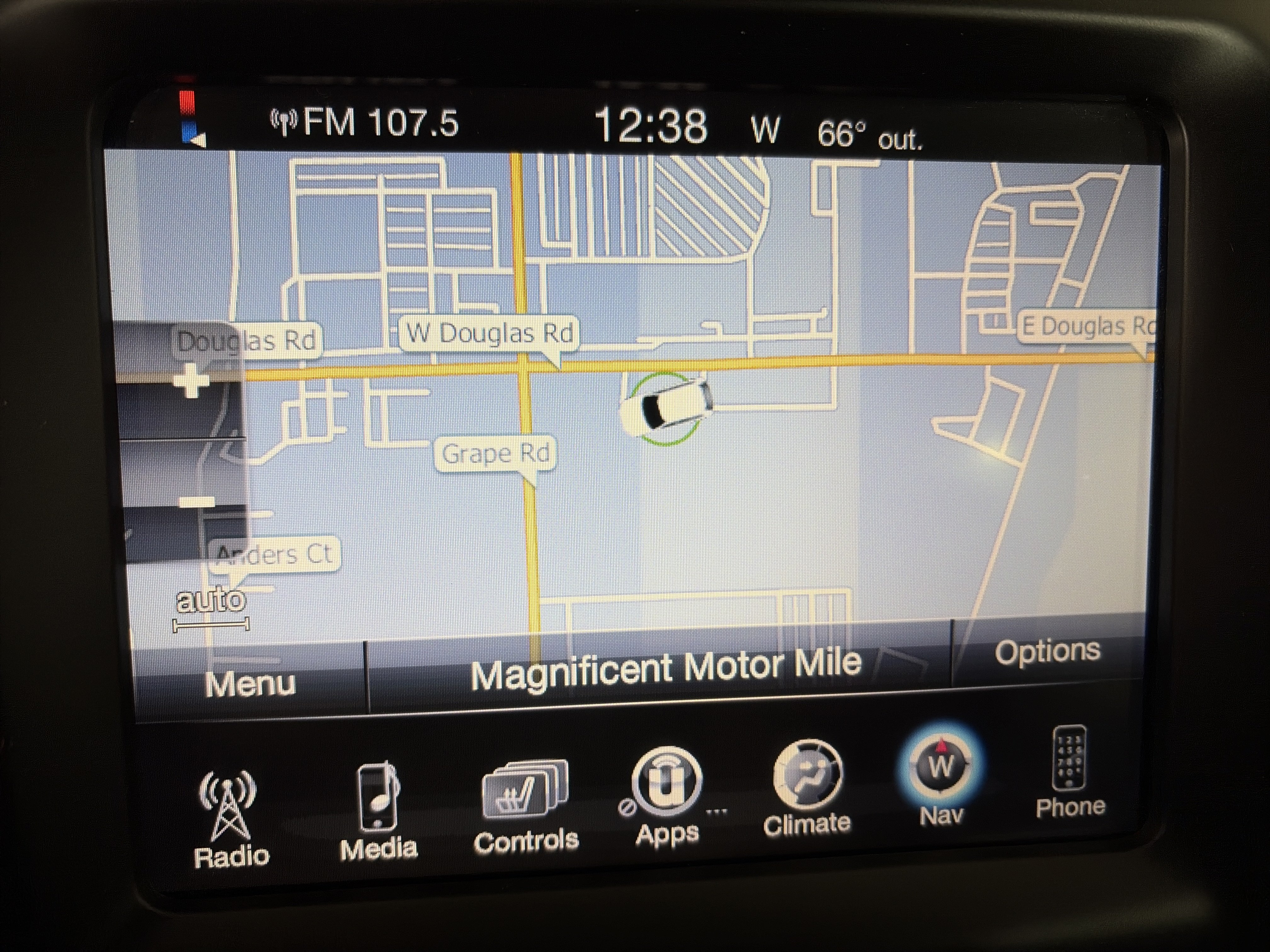 Used 2015 Jeep Cherokee Latitude w/ Cold Weather Group AWD/4WD image 25