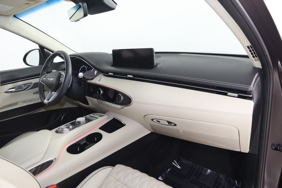 Used 2023 Genesis GV70 3.5T Sport w/ Sport Prestige Package AWD/4WD image 46