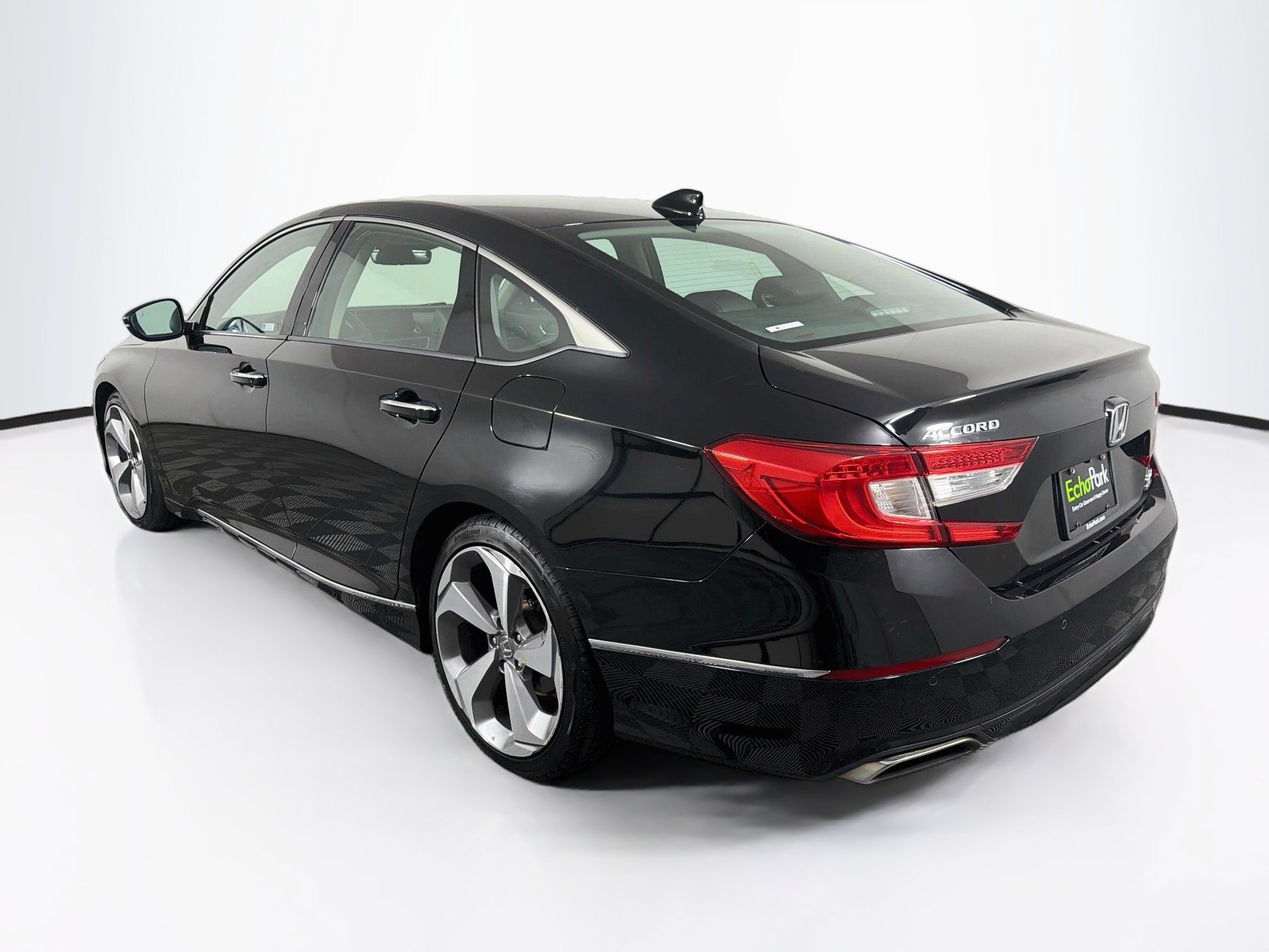 Used 2018 Honda Accord Touring image 5