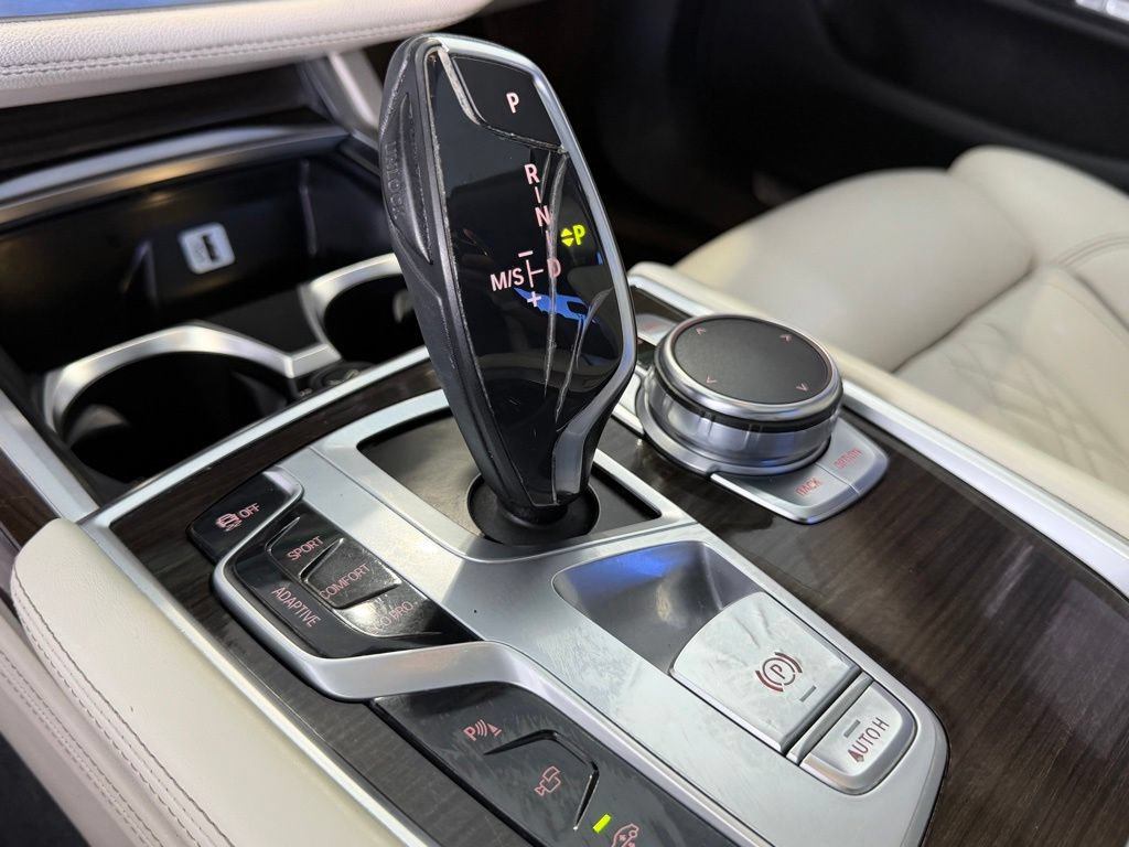 Used 2016 BMW 750i RWD image 29