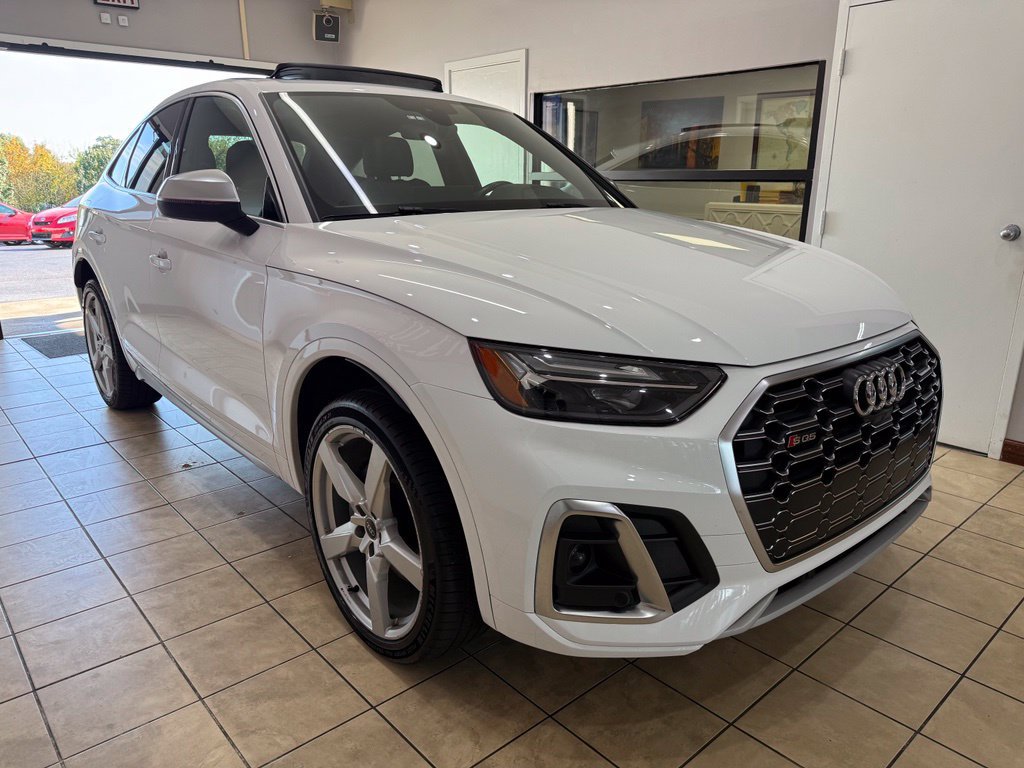 Used 2022 Audi SQ5 Premium Plus w/ Premium Plus Package AWD/4WD image 3