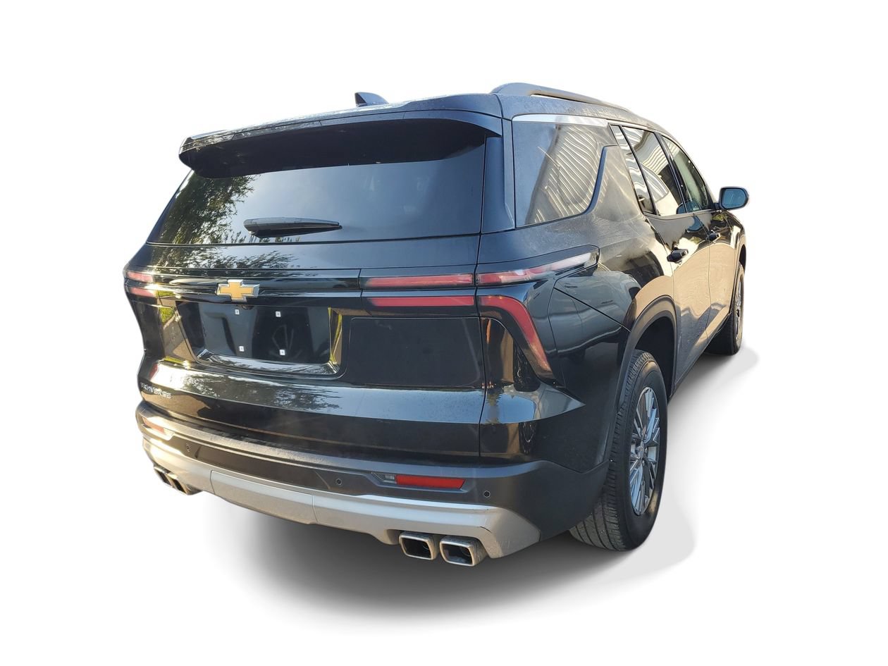 Used 2026 Chevrolet Traverse LT FWD image 4