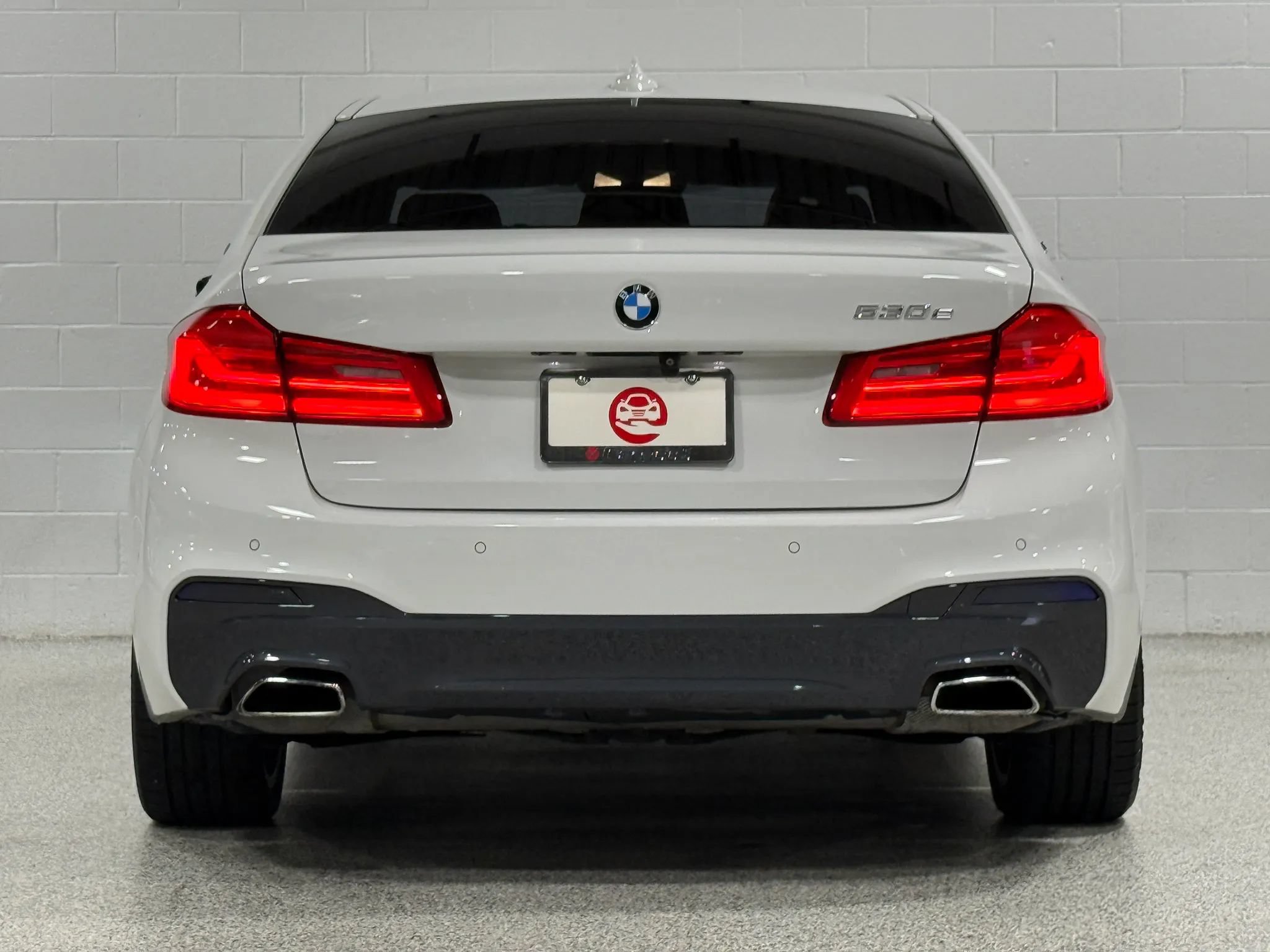 Used 2018 BMW 530e xDrive w/ M Sport Package 2 AWD/4WD image 7