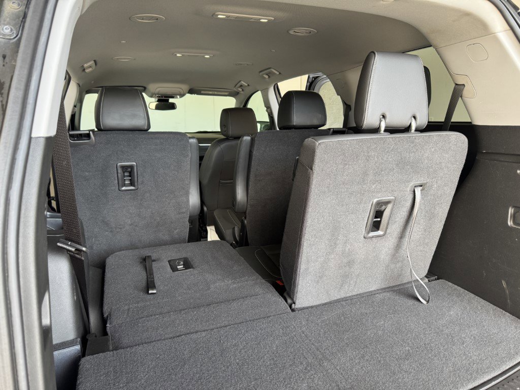 Used 2023 GMC Acadia SLT image 46