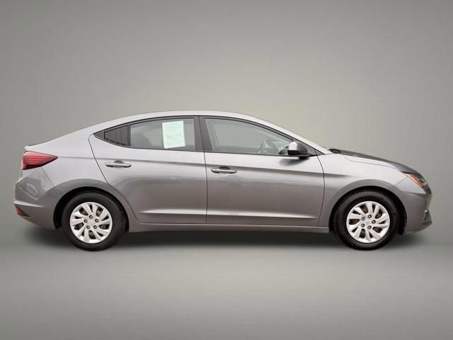Used 2019 Hyundai Elantra SE w/ Cargo Package FWD image 6