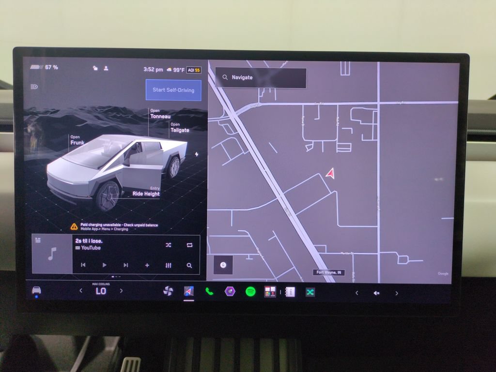 Used 2024 Tesla Cybertruck AWD Crew Cab image 21