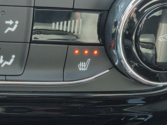 Used 2025 Chevrolet Trax RS w/ Driver Confidence Package image 25