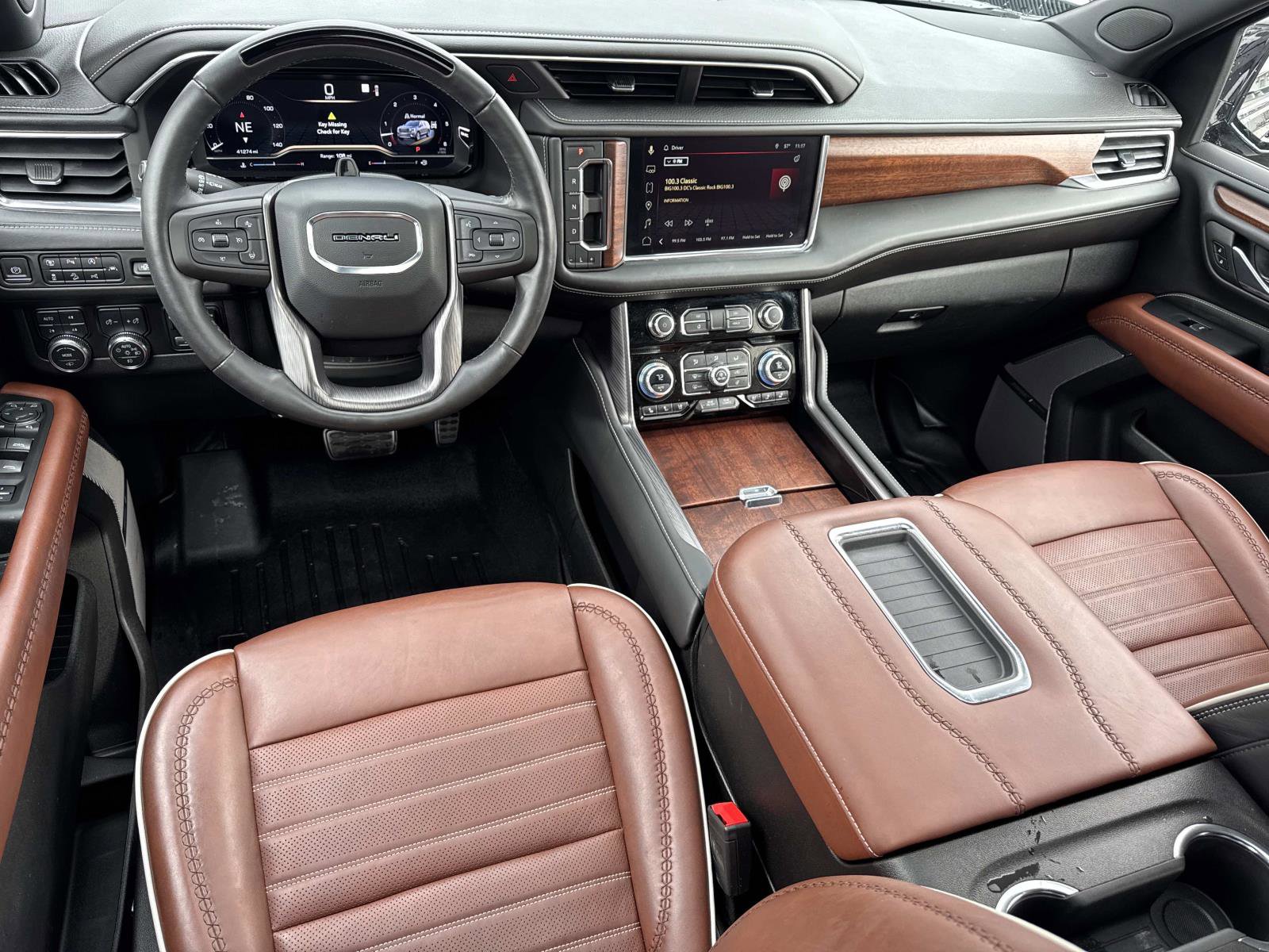 Used 2023 GMC Yukon Denali Ultimate image 2