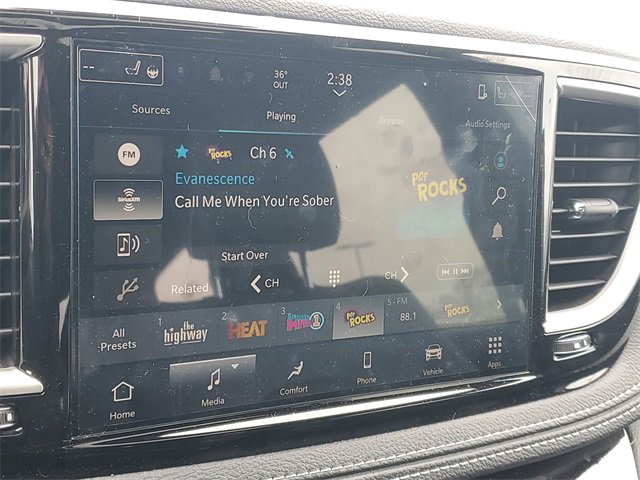 New 2026 Chrysler Pacifica Select image 25