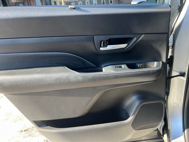 Used 2025 Toyota Grand Highlander XLE image 17