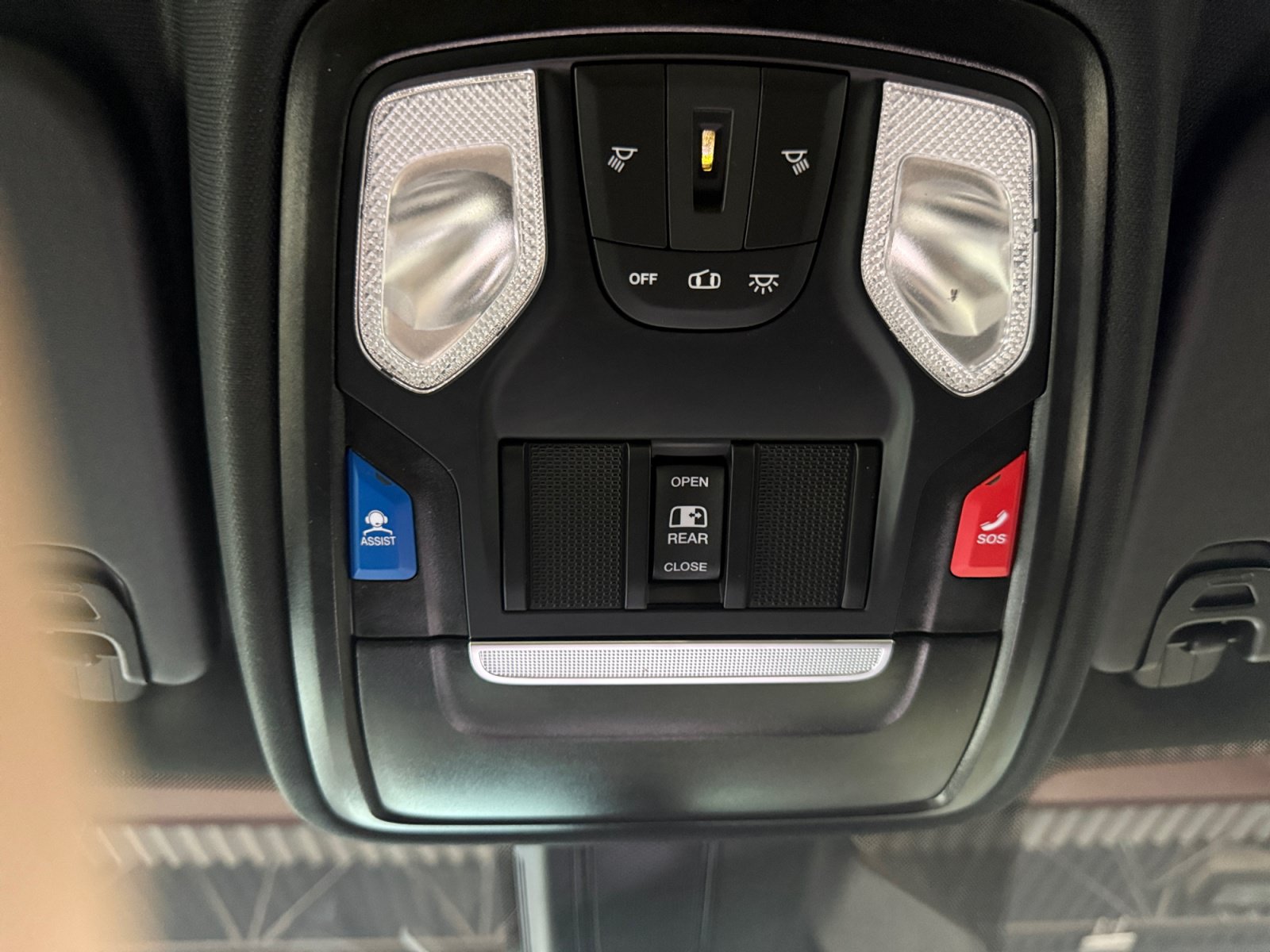 Used 2025 RAM 1500 Warlock AWD/4WD image 19