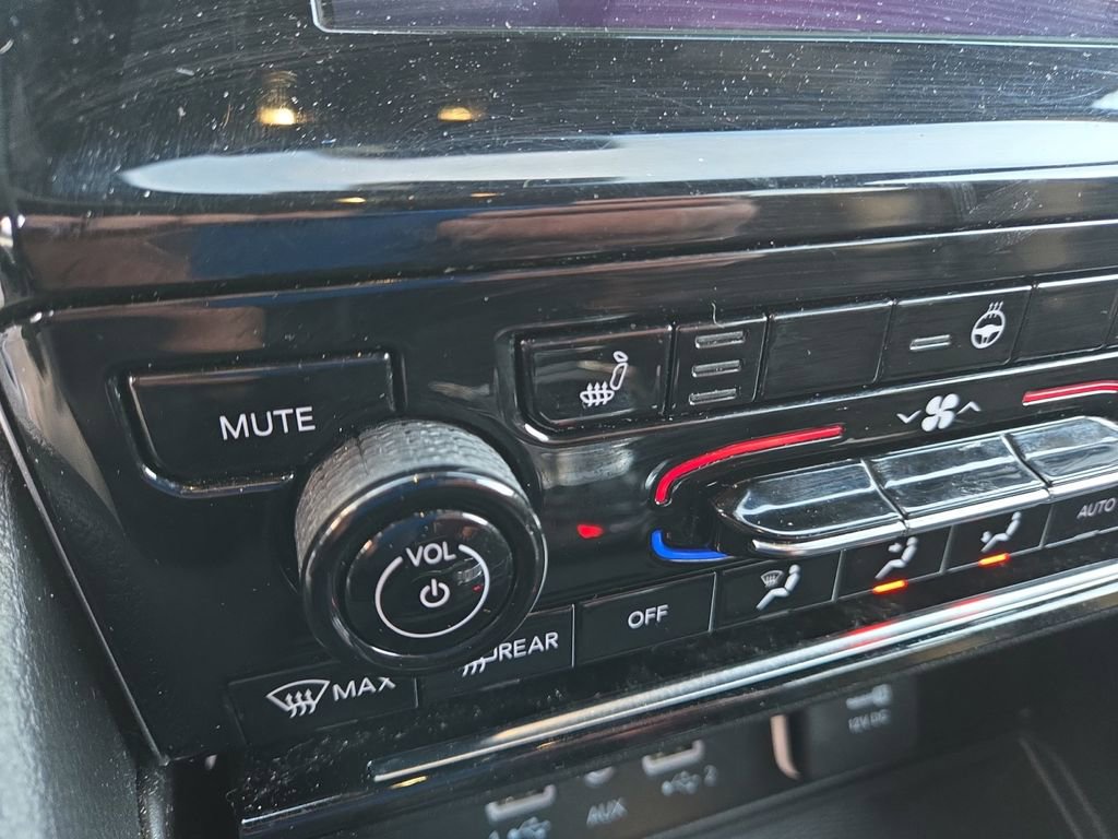 Used 2023 Jeep Grand Cherokee L Laredo image 22