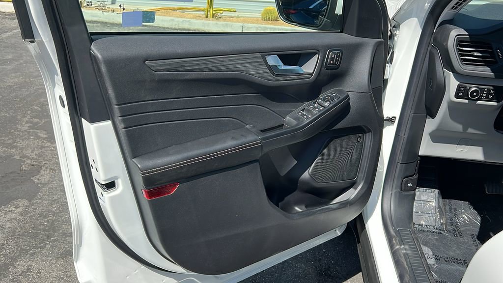 New 2025 Ford Escape SE w/ PHEV Premium Package image 21