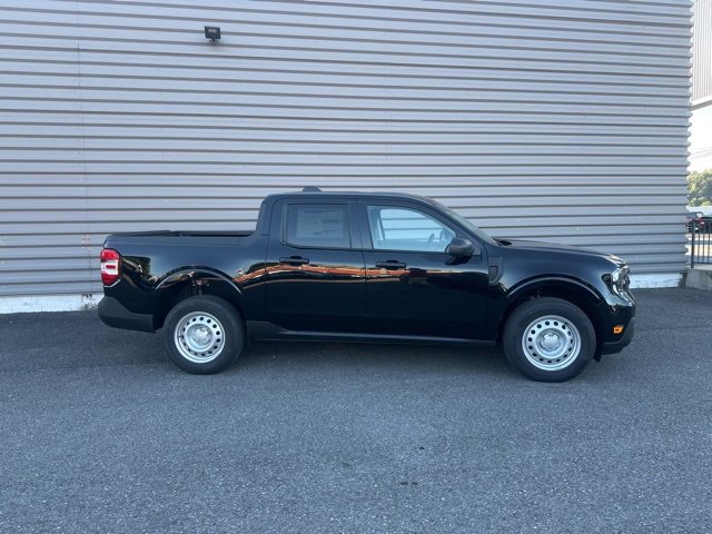 New 2025 Ford Maverick XL image 2