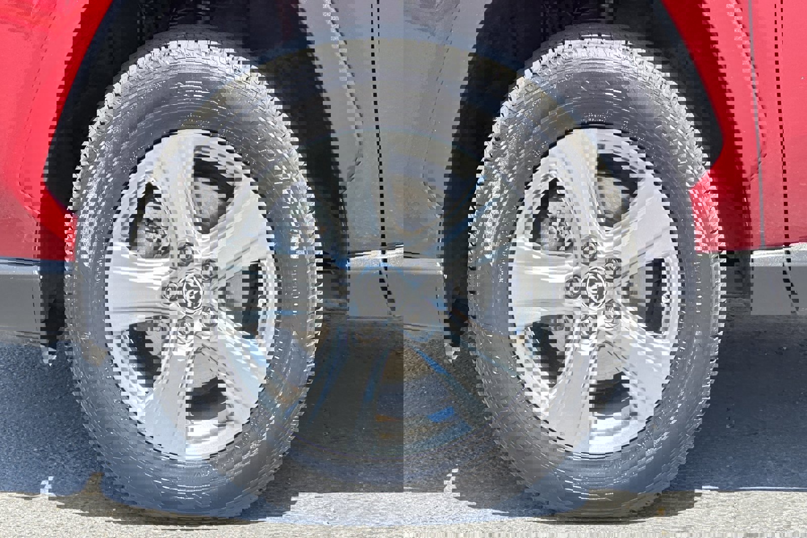 Used 2023 Toyota RAV4 XLE image 28