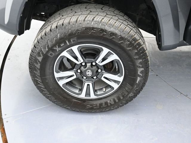 Used 2016 Toyota Tacoma TRD Sport RWD image 9