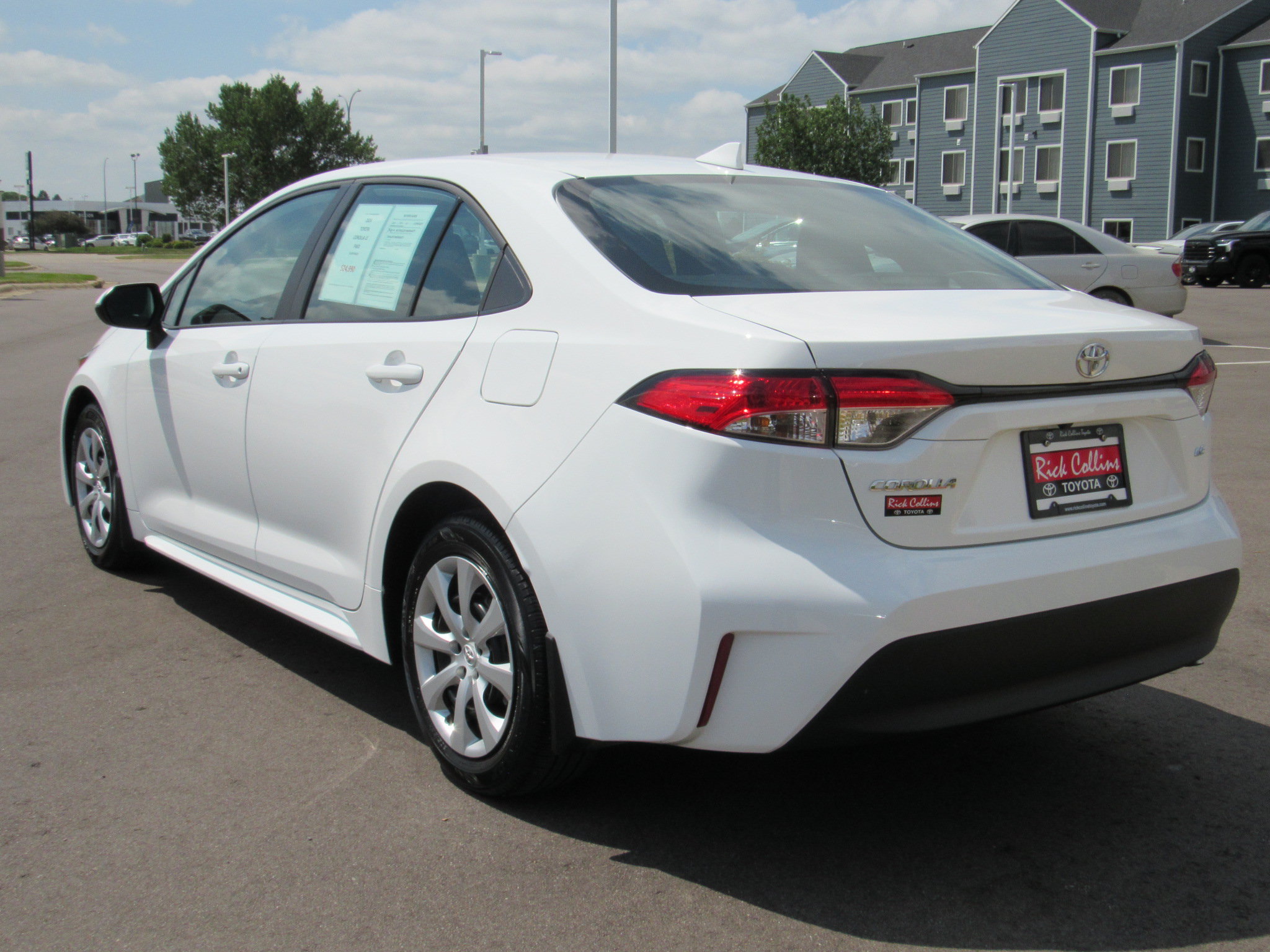 Used 2024 Toyota Corolla LE FWD image 8