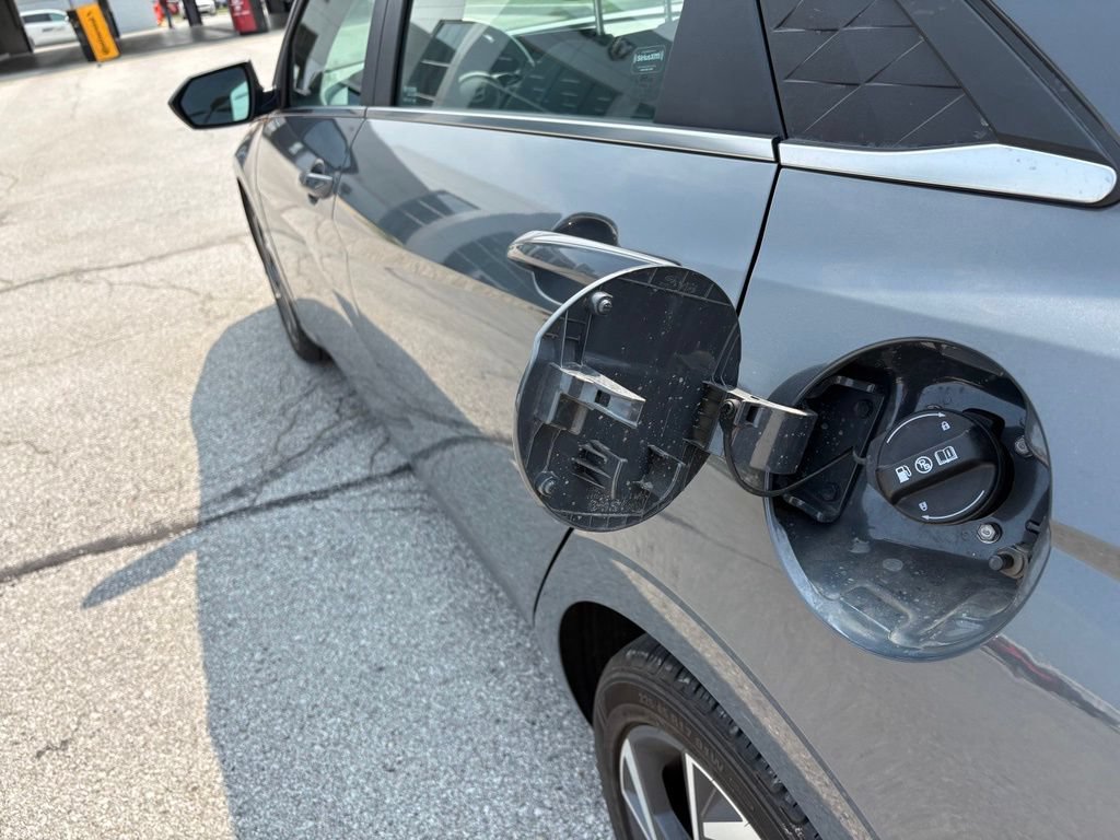 Used 2025 Hyundai Elantra SEL FWD image 15