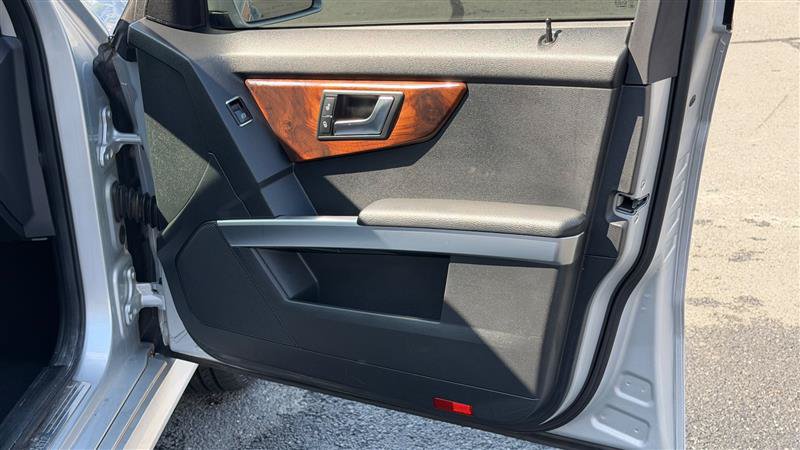 Used 2012 Mercedes-Benz GLK 350 4MATIC image 34