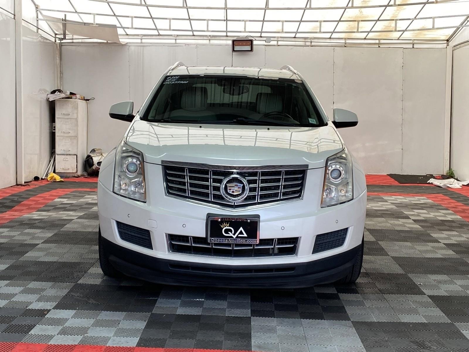 Used 2015 Cadillac SRX Luxury w/ Driver Awareness Package image 2