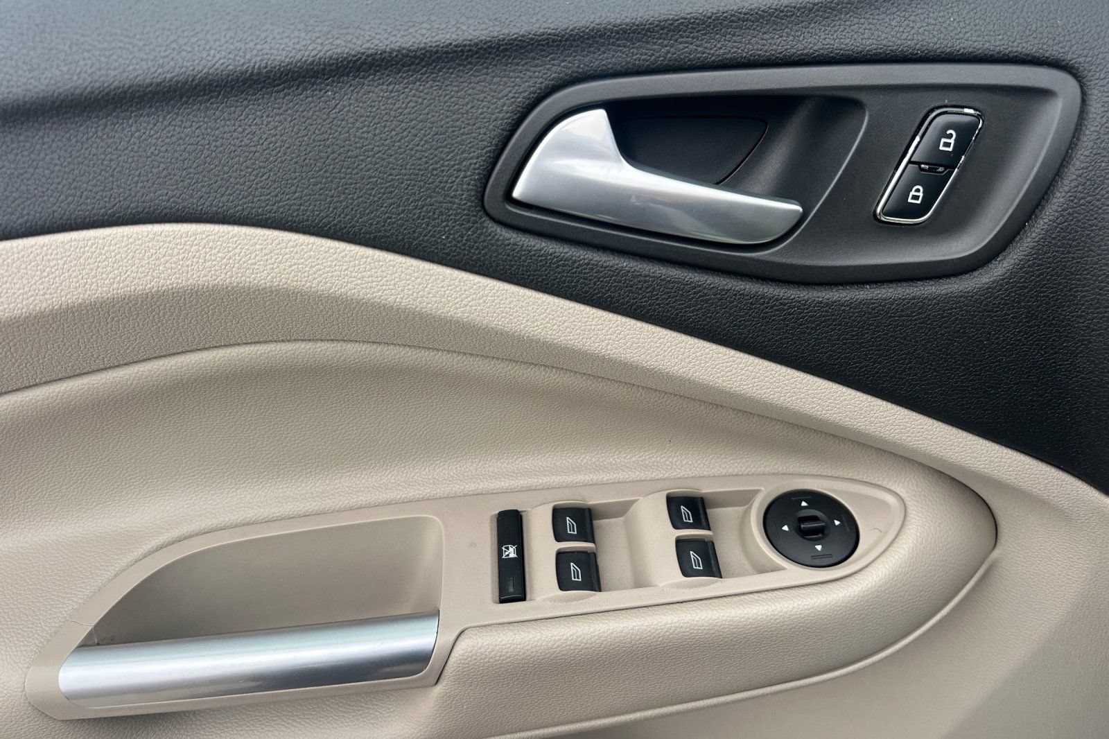 Used 2013 Ford Escape SE FWD image 11