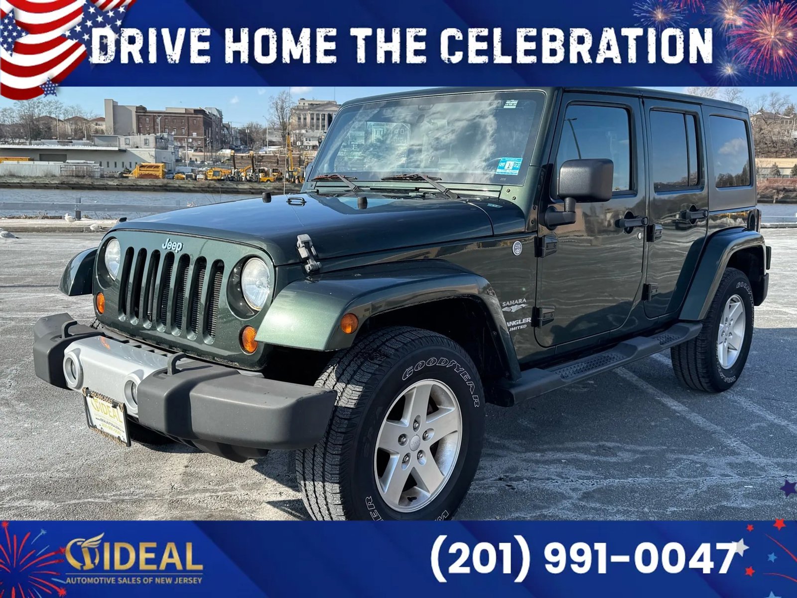 Used 2011 Jeep Wrangler Unlimited Sahara w/ Dual Top Group AWD/4WD image 3