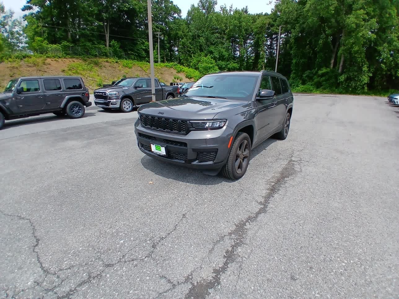 New 2025 Jeep Grand Cherokee L Laredo AWD/4WD image 7