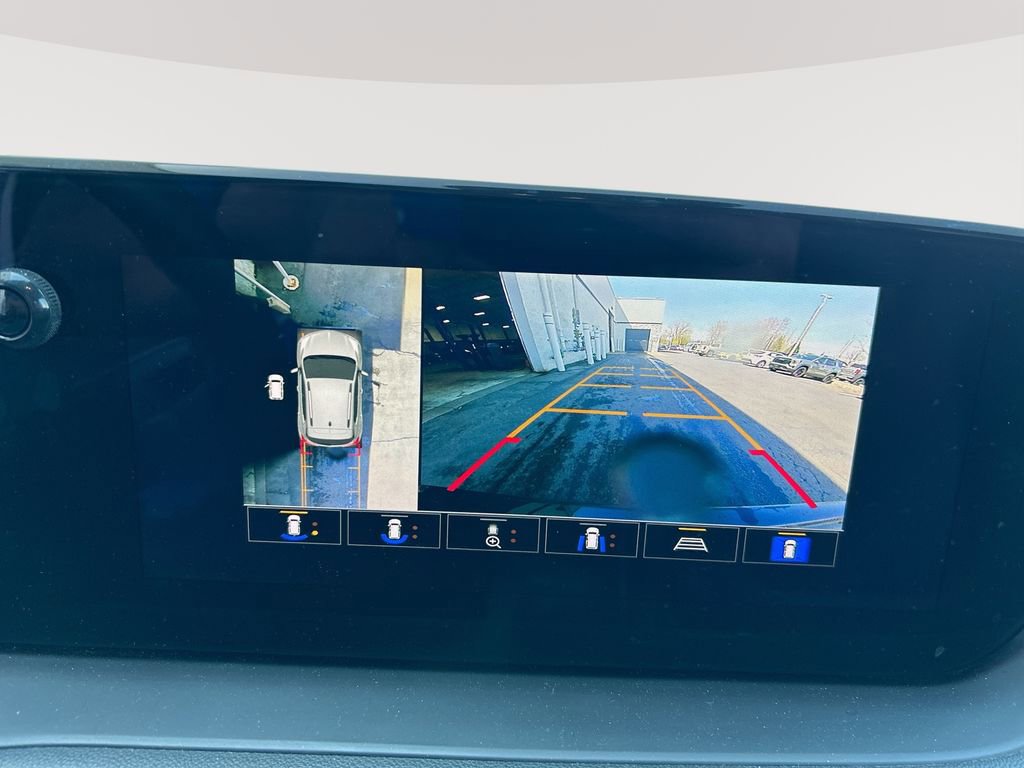 Used 2025 Buick Encore GX Sport Touring w/ Advanced Technology Package AWD/4WD image 14