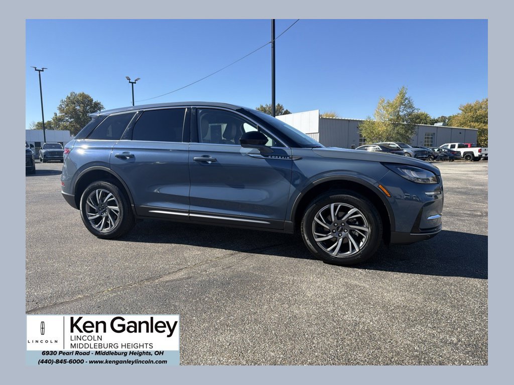 Used 2023 Lincoln Corsair AWD image 1