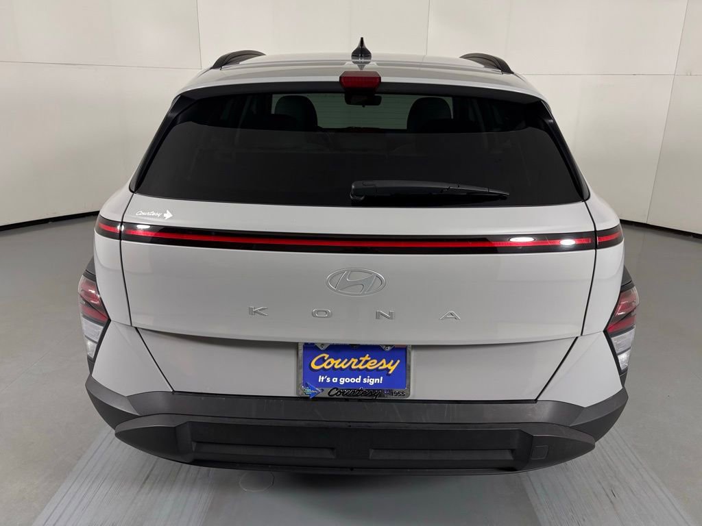 Used 2025 Hyundai Kona SEL image 8