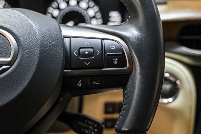 Used 2018 Lexus LX 570 4WD w/ Luxury Package image 23