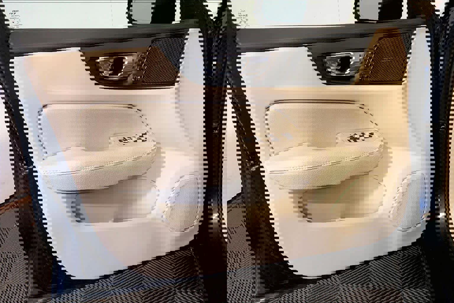 Used 2022 Volvo S60 B5 Momentum w/ Premium Package image 21