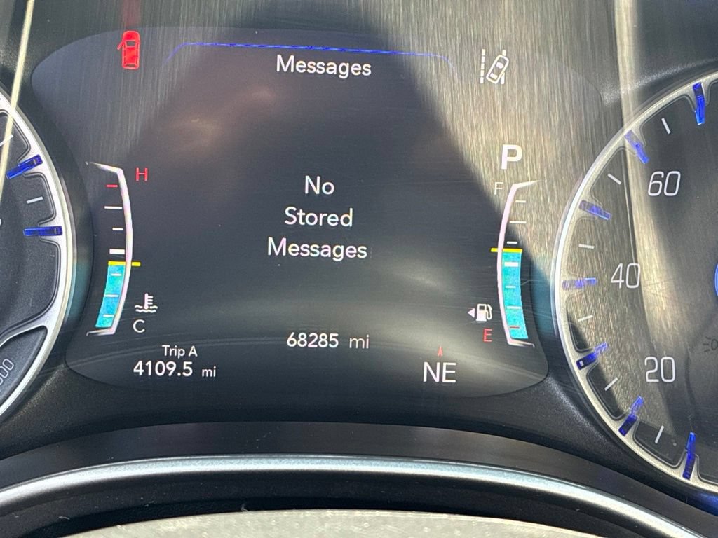 Used 2024 Chrysler Pacifica Touring-L FWD image 38
