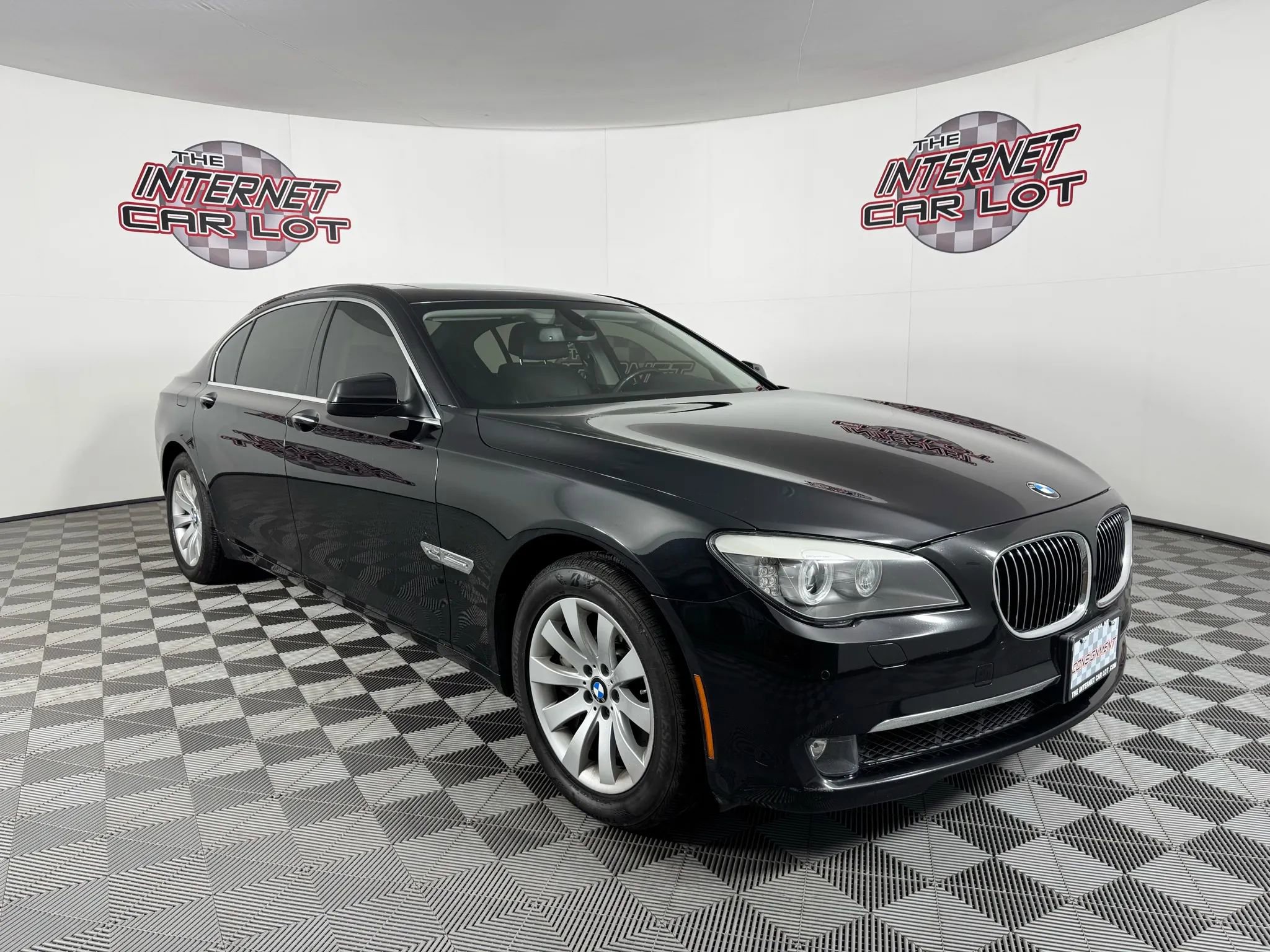 Used 2011 BMW 750Li xDrive image 9