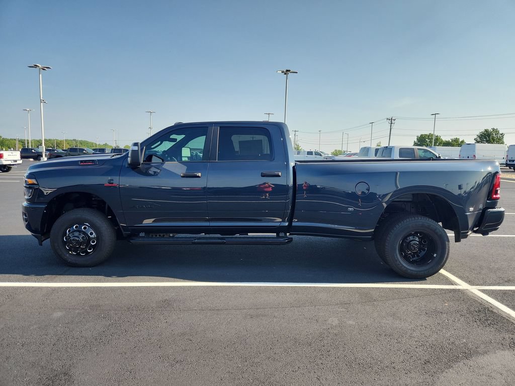 New 2026 RAM 3500 Big Horn AWD/4WD image 5