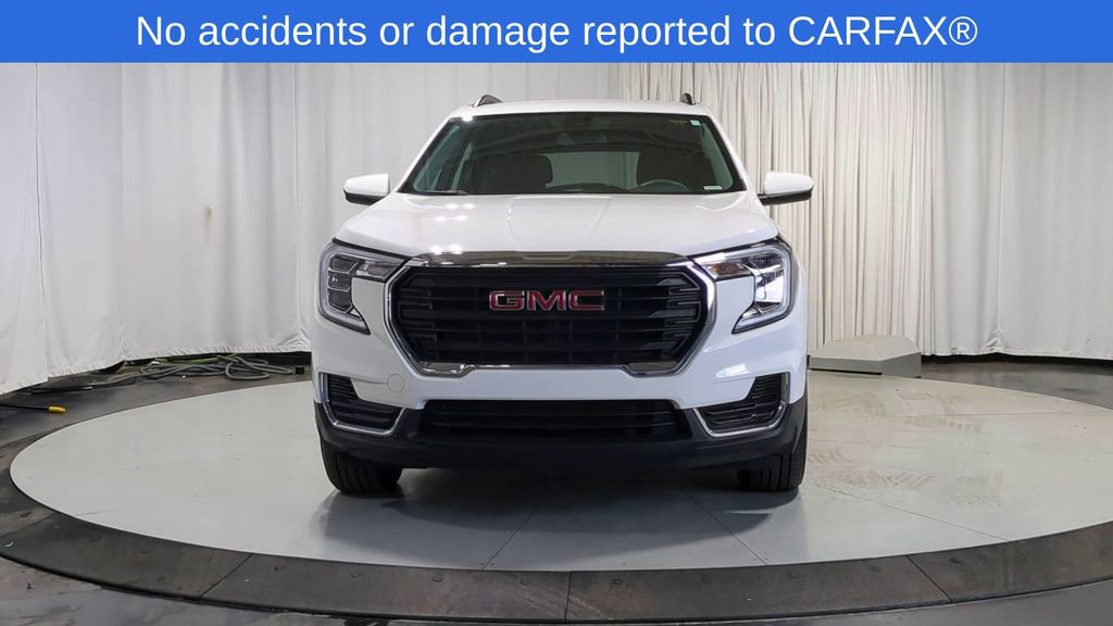 Used 2022 GMC Terrain SLE w/ Driver Convenience Package image 3